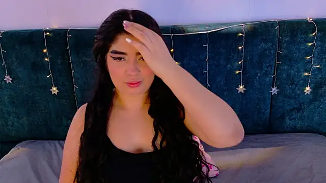 Snapshot of AgathaLynx chatting on December 19, 2025, 10:44 am AgathaLynx online show from December 19, 2025, 10:44 am