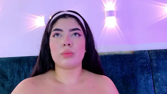 Snapshot of AgathaLynx chatting on February 5, 2026, 10:42 am AgathaLynx online show from February 5, 2026, 10:42 am