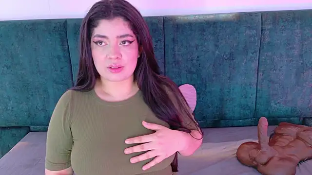 Snapshot of AgathaLynx chatting on April 11, 2026, 10:52 am AgathaLynx online show from April 11, 2026, 10:52 am