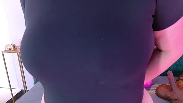 Snapshot of AgathaLynx chatting on April 12, 2026, 10:53 am AgathaLynx online show from April 12, 2026, 10:53 am