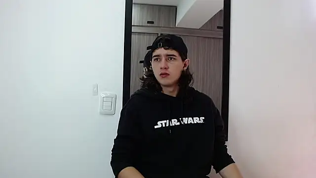 Snapshot of alex_connorr chatting on February 11, 2025, 2:57 pm alex connorr online show from February 11, 2025, 2:57 pm