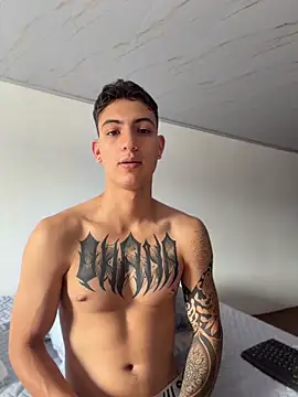 aliensexy online show from May 23, 2026, 8:57 pm