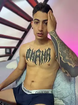 aliensexy online show from May 24, 2026, 8:03 pm