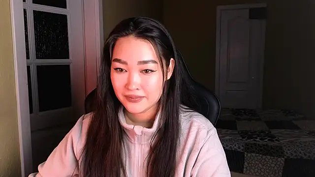 Snapshot of Erica_Wayne chatting on January 7, 2025, 2:41 pm Erica Wayne online show from January 7, 2025, 2:41 pm