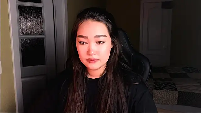 Snapshot of Erica_Wayne chatting on February 14, 2025, 5:46 pm Erica Wayne online show from February 14, 2025, 5:46 pm