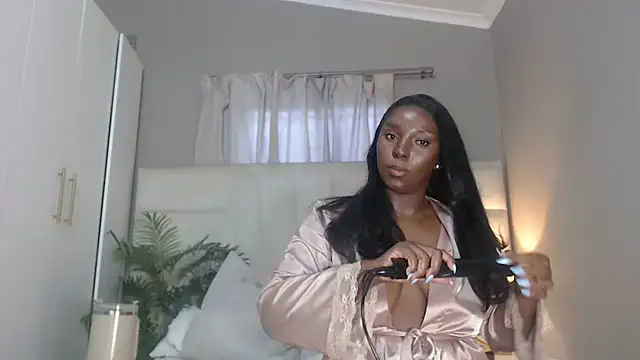 Snapshot of naughtyblackdolie chatting on February 12, 2026, 6:19 am naughtyblackdolie online show from February 12, 2026, 6:19 am