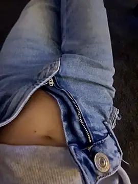 Snapshot of Mary_anes chatting on October 31, 2025, 12:33 am Mary anes online show from October 31, 2025, 12:33 am