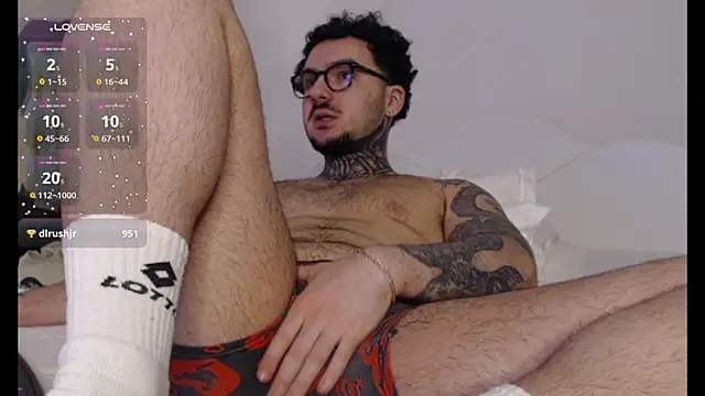 Snapshot of TattedCurls chatting on February 15, 2025, 6:02 am TattedCurls online show from February 15, 2025, 6:02 am