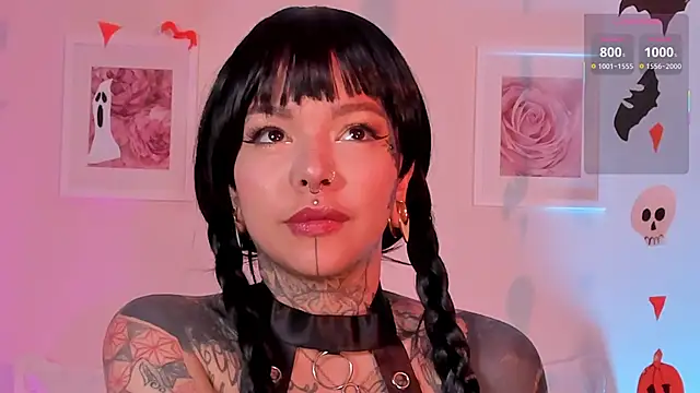 NinaInk online show from October 19, 2025, 4:07 pm