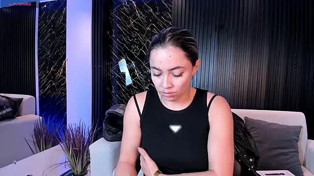 Snapshot of Alessia_Taylorr chatting on October 13, 2025, 11:54 am Alessia Taylorr online show from October 13, 2025, 11:54 am