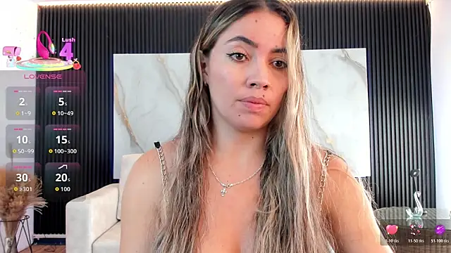 Snapshot of Alessia_Taylorr chatting on October 28, 2025, 1:03 pm Alessia Taylorr online show from October 28, 2025, 1:03 pm