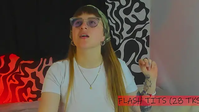 Snapshot of tekila__ chatting on September 23, 2025, 5:05 pm tekila online show from September 23, 2025, 5:05 pm