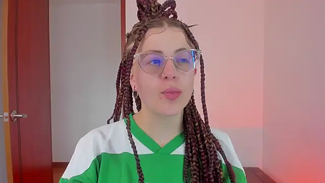 Snapshot of tekila__ chatting on December 21, 2025, 8:49 pm tekila online show from December 21, 2025, 8:49 pm