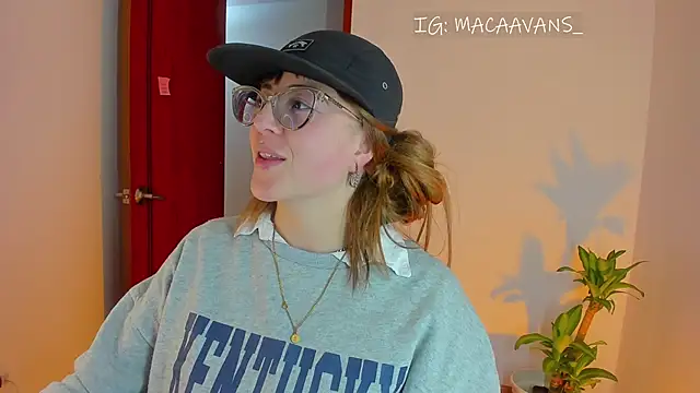 Snapshot of tekila__ chatting on February 12, 2026, 1:22 am tekila online show from February 12, 2026, 1:22 am