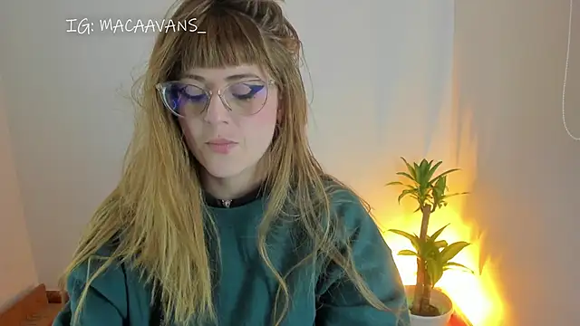 Snapshot of tekila__ chatting on February 28, 2026, 10:55 pm tekila online show from February 28, 2026, 10:55 pm