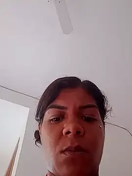 Snapshot of Indiazinhax chatting on December 27, 2024, 7:35 pm Indiazinhax online show from December 27, 2024, 7:35 pm