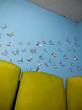 Snapshot of evelyn_prince1 chatting on October 20, 2025, 9:21 am evelyn prince1 online show from October 20, 2025, 9:21 am