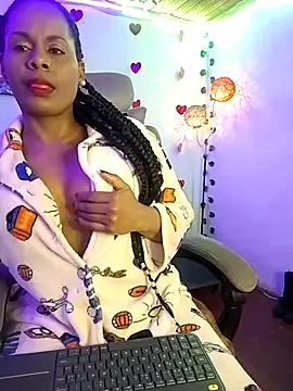 Snapshot of Camille_rose_ chatting on February 26, 2025, 1:53 am Camille rose online show from February 26, 2025, 1:53 am
