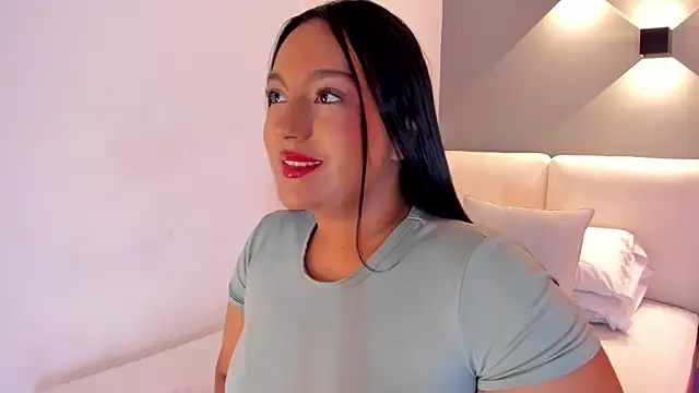 ellamontoya online show from September 15, 2025, 10:59 am