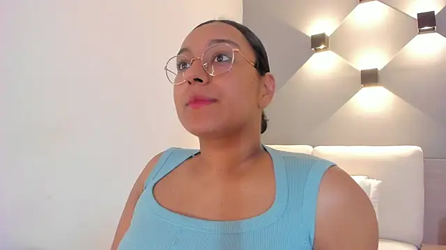 ellamontoya online show from October 18, 2025, 10:49 am