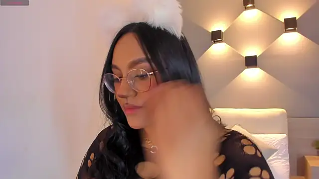 ellamontoya online show from October 30, 2025, 11:11 am