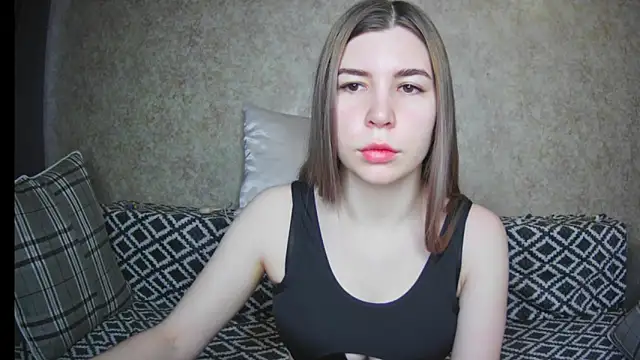 Snapshot of ElllaNuar chatting on December 20, 2024, 6:29 am ElllaNuar online show from December 20, 2024, 6:29 am