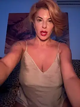 Selvaggia official83 online show from July 25, 2026, 10:51 pm