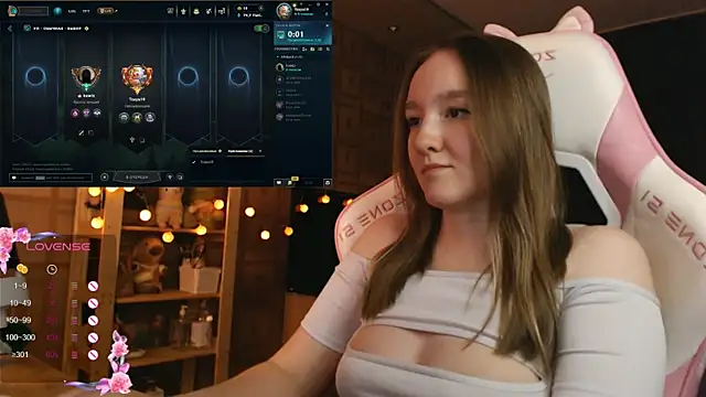 Snapshot of MoonlishSiren chatting on October 26, 2025, 8:15 pm MoonlishSiren online show from October 26, 2025, 8:15 pm