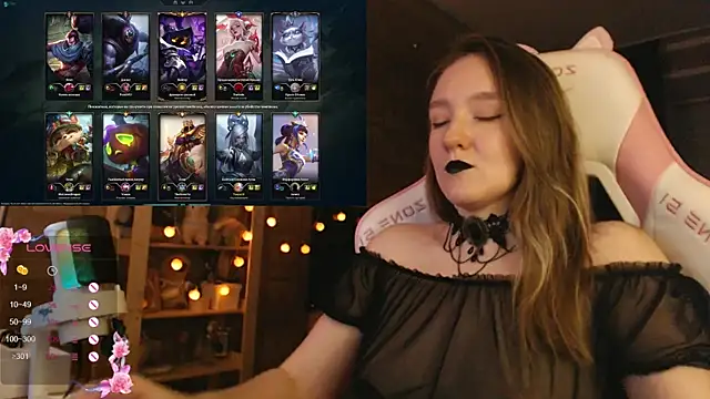 Snapshot of MoonlishSiren chatting on October 31, 2025, 6:09 pm MoonlishSiren online show from October 31, 2025, 6:09 pm