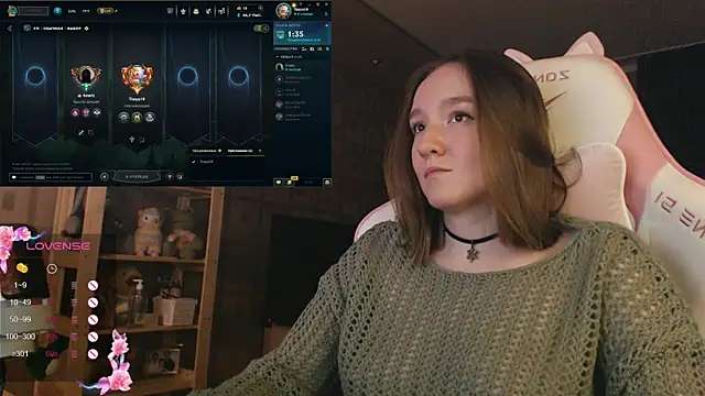 Snapshot of MoonlishSiren chatting on November 6, 2025, 9:05 pm MoonlishSiren online show from November 6, 2025, 9:05 pm