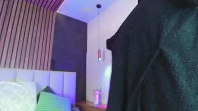 Snapshot of KendalMilleer chatting on November 23, 2025, 11:43 am KendalMilleer online show from November 23, 2025, 11:43 am