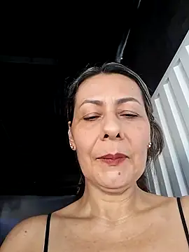 Snapshot of Mia-funny20 chatting on December 22, 2025, 9:01 pm Mia-funny20 online show from December 22, 2025, 9:01 pm