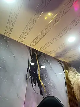 emma  cute   online show from December 17, 2025, 11:27 am