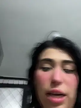 emma  cute   online show from December 21, 2025, 11:39 am