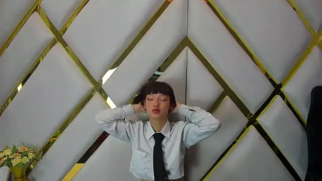 Aurora 18 online show from December 20, 2024, 5:40 pm