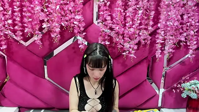 Aurora 18 online show from February 10, 2025, 9:15 pm