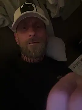 Bro4bro0040 online show from April 12, 2026, 12:37 am