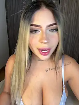 Snapshot of MiaWhitePink_ chatting on July 10, 2026, 5:34 am MiaWhitePink online show from July 10, 2026, 5:34 am