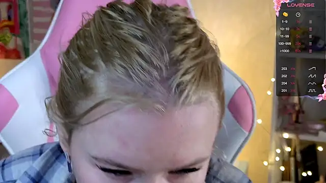 LexieLoree online show from December 14, 2024, 3:40 am