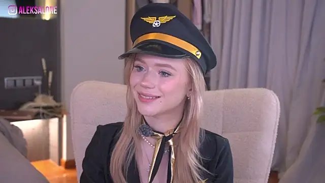 LexieLoree online show from May 31, 2026, 3:04 am