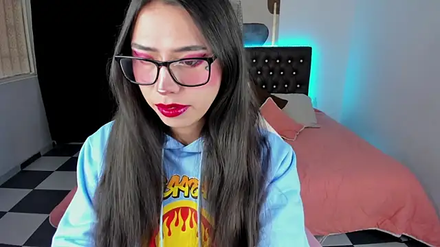 paula kawaiifu  online show from February 25, 2025, 2:00 pm