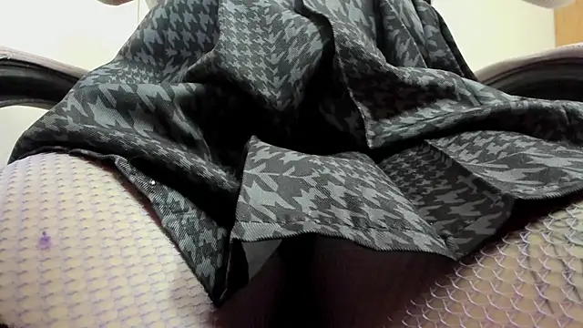 paula kawaiifu  online show from November 5, 2025, 1:33 pm