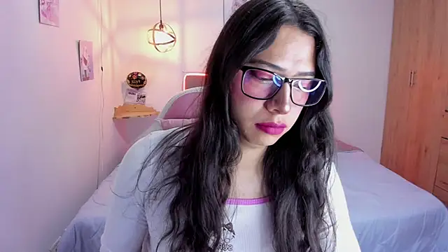 paula kawaiifu  online show from December 17, 2025, 2:34 pm