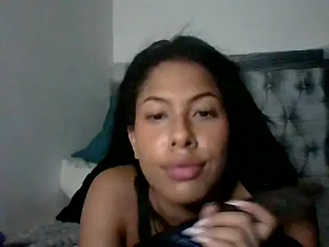 Snapshot of Kitra_New chatting on February 9, 2025, 5:19 am Kitra New online show from February 9, 2025, 5:19 am