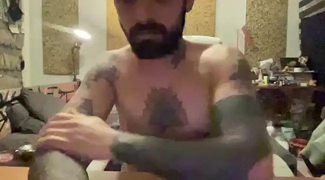 kameray12 online show from February 26, 2025, 10:53 pm