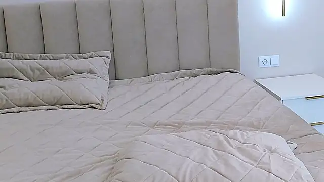 Snapshot of lulu_wolf chatting on February 18, 2026, 3:24 am lulu wolf online show from February 18, 2026, 3:24 am