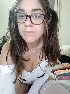 Miachan LaGattinaVogliosa online show from October 31, 2025, 2:18 pm