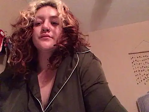 babesb01 online show from May 13, 2026, 4:21 am