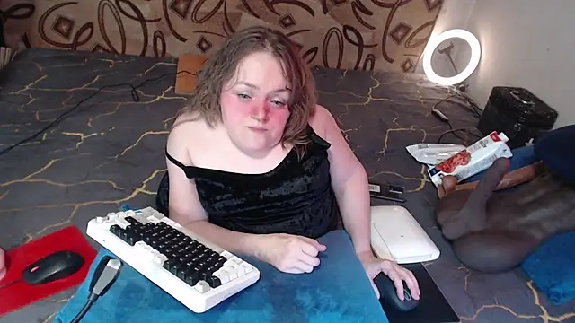 MiniNatalie online show from March 9, 2025, 6:06 am