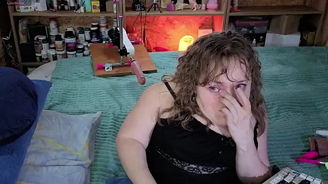 MiniNatalie online show from November 11, 2025, 6:35 am